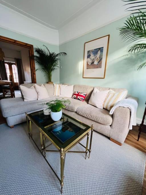 2025 Award Winner Liverpool Strawberry House - 3 Bedrooms Экстерьер фото
