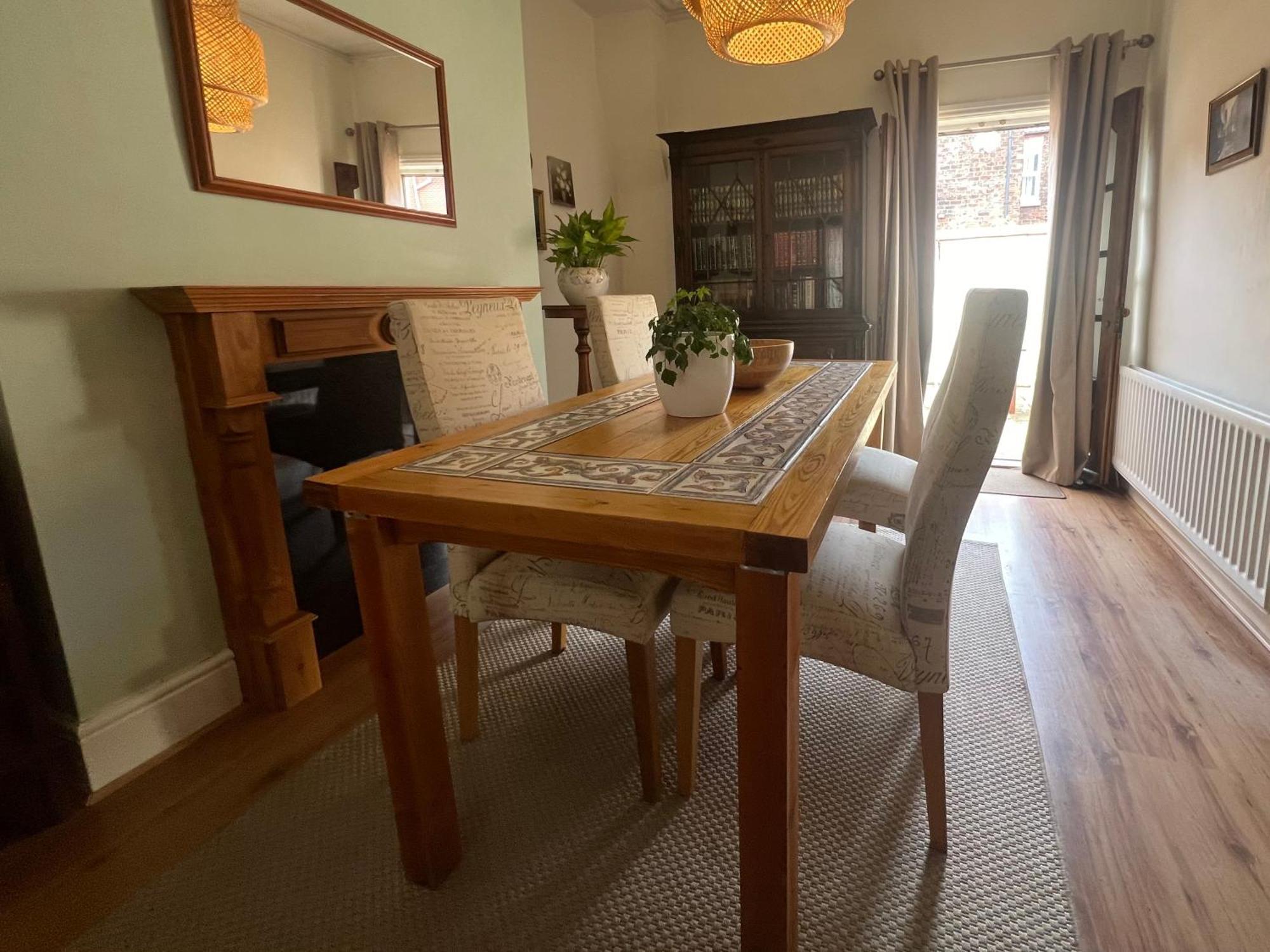 2025 Award Winner Liverpool Strawberry House - 3 Bedrooms Экстерьер фото